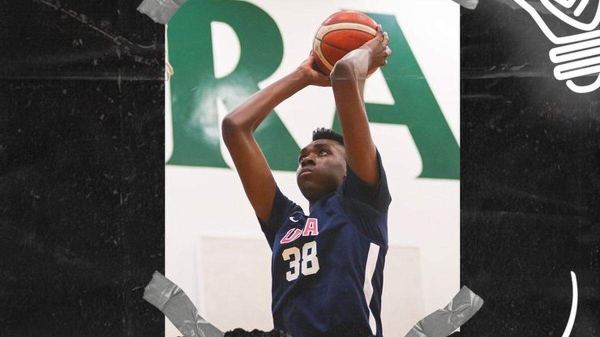 Xavier Booker is one of the fastest-rising basketball recruits in the 2023 class.
