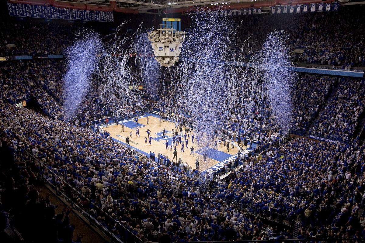 UK celebrated its 2,000th victory after defeating Drexel 88-44 on Dec. 21, 2009, in Rupp Arena.