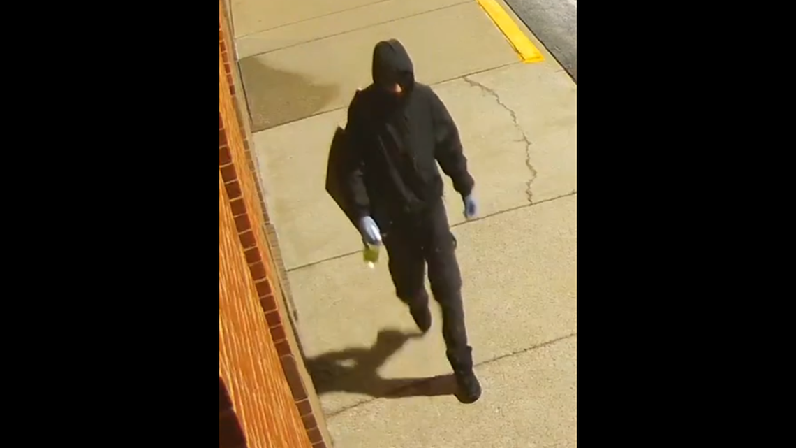 Police looking for suspect who vandalized Lexington school with spray-paint