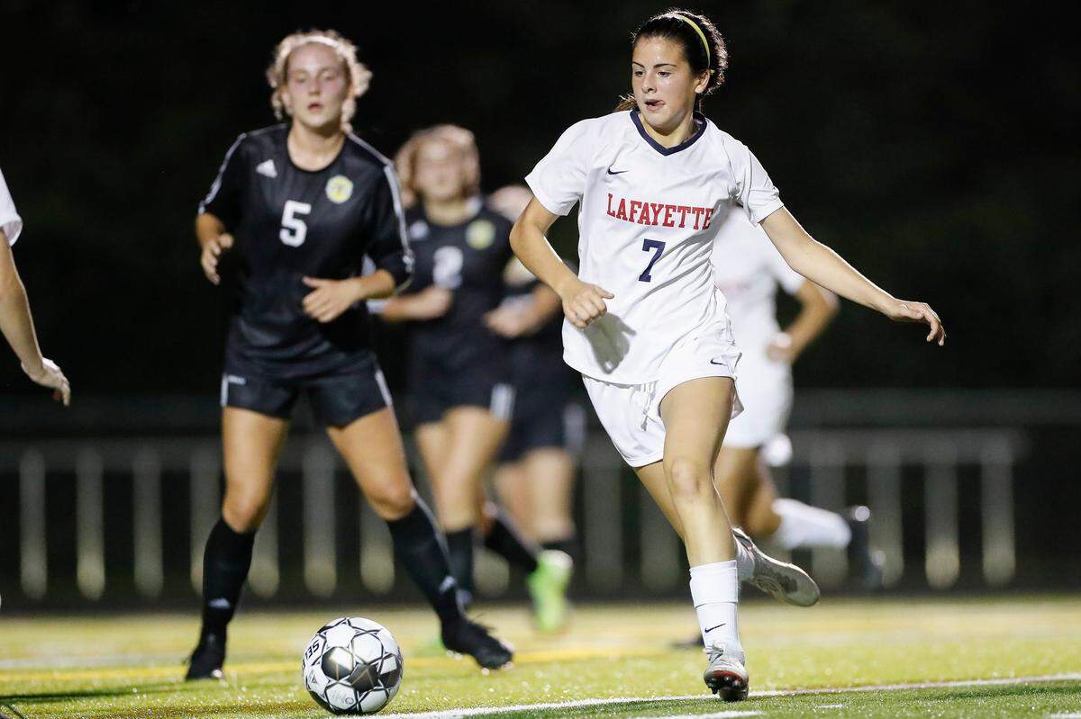 Lafayette’s Brooke Dawahare (7) is ranked as one of the top players in her class nationally as a sophomore.