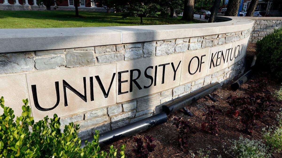 Sign for one of the entries to University of Kentucky campus is on Rose Street at Maxwell Street.