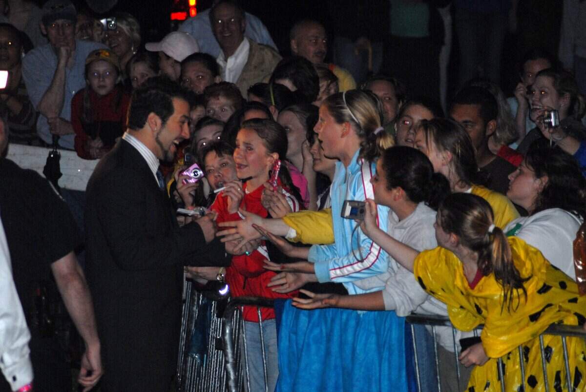 Joey Fatone greets fans at the Barnstable Brown Gala on Friday, May 4, 2007 in Louisville, Ky.