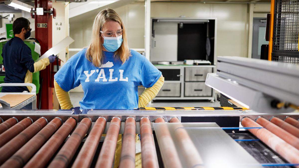Apple has awarded $45 million to Corning Incorporated, a company which has produced glass in Kentucky for every generation of iPhones. The $45 million award to Corning will expand manufacturing capacity in the US and drive research and development into innovative new technologies, Apple says.