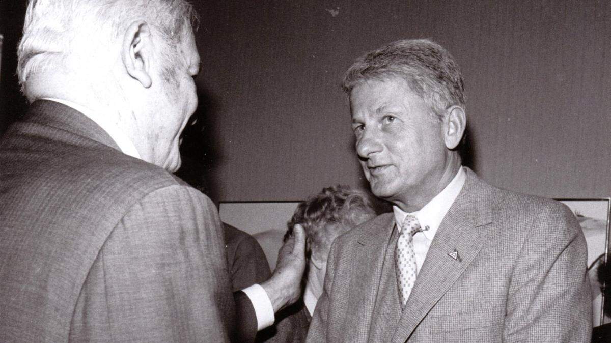 Alex Campbell accepted the Optimist Cup Award at the Hilton Inn April 18, 1986. Photo by Christy Porter | Staff