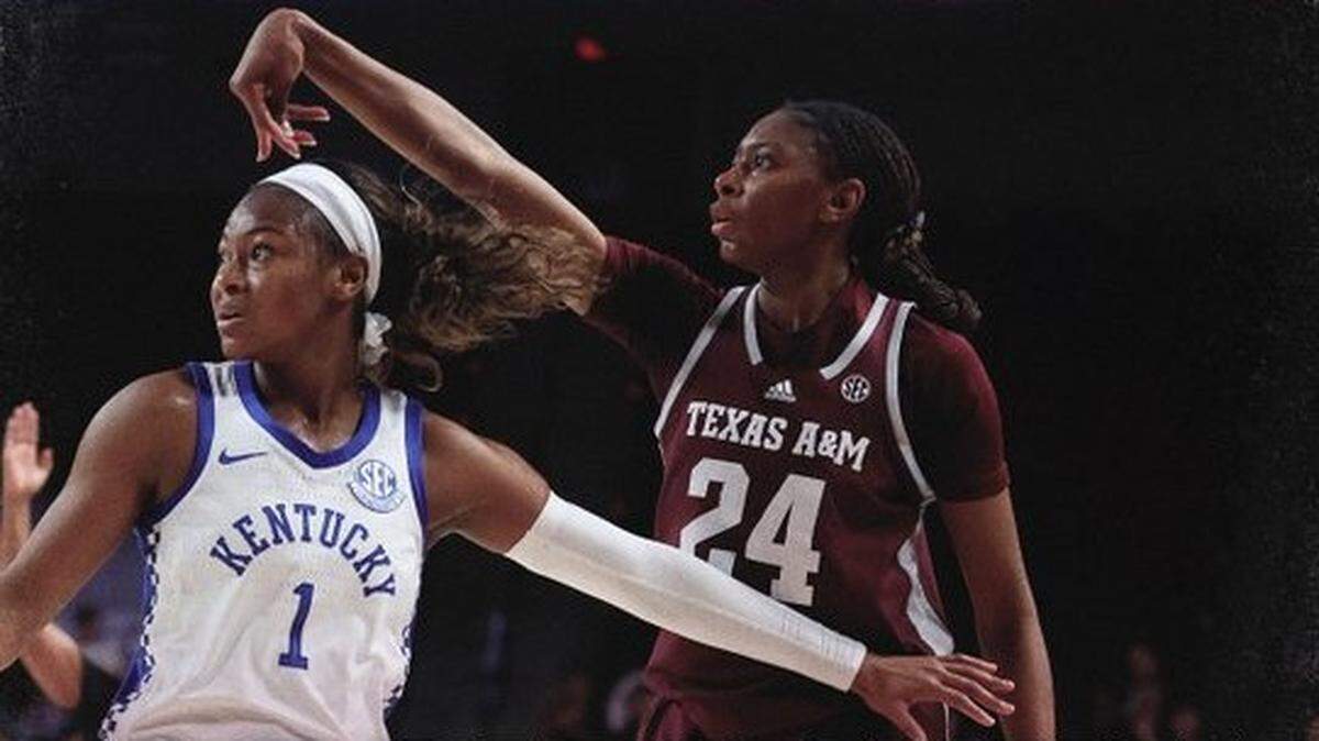 Texas A&M’s Sahara Jones got off a shot over Kentucky’s Robyn Benton during Thursday night’s game in College Station, Texas. Jones led the Aggies with 18 points.