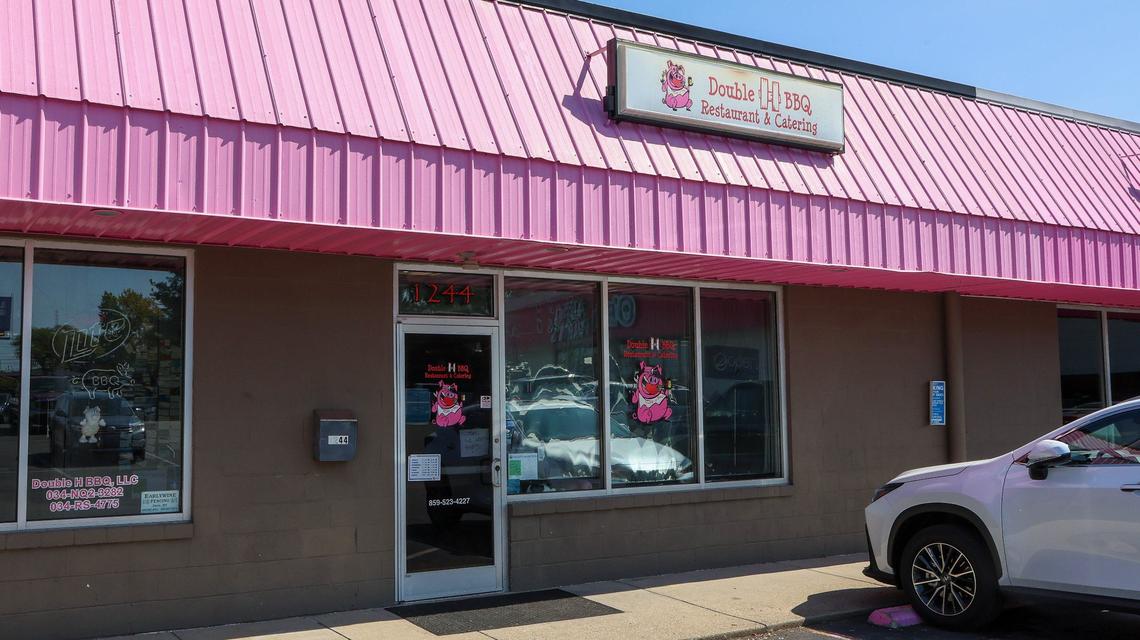 Double H BBQ is kind of hidden in a strip mall located on Lexington’s Versailles Road. But the barbecue restaurant doesn’t face Versailles Road, it’s perpendicular to it.