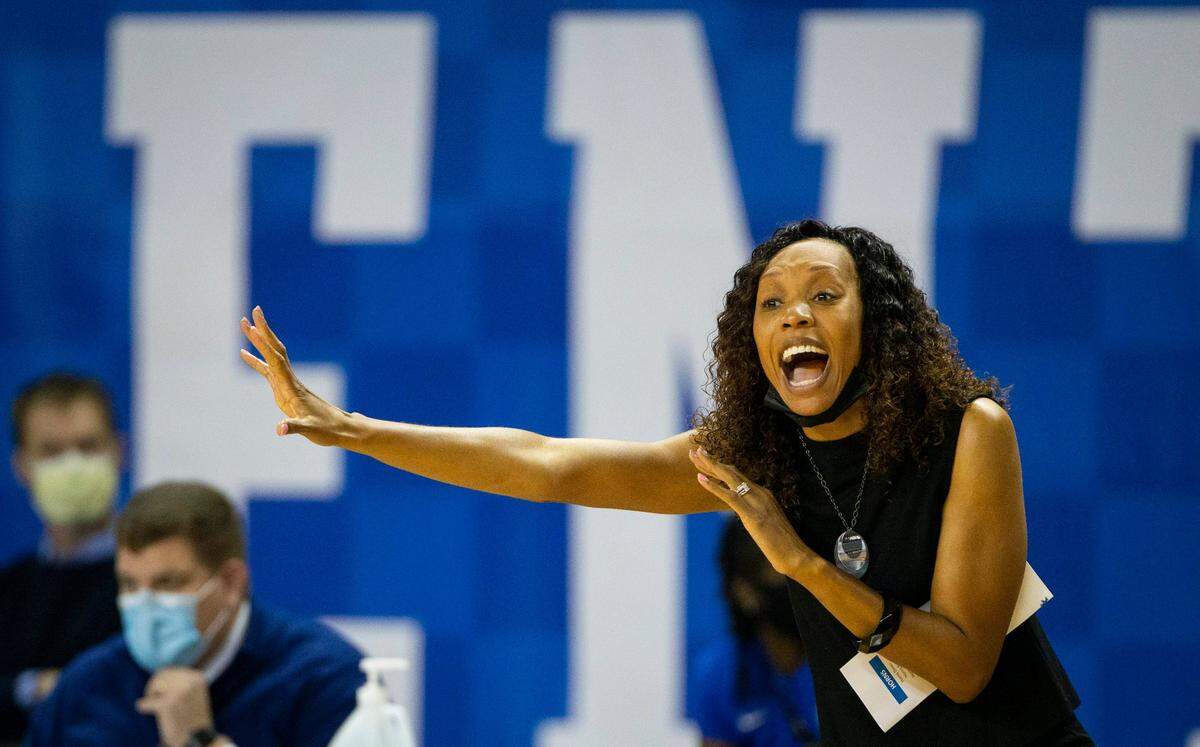 Kyra Elzy, who took over as Kentucky’s head coach when Matthew Mitchell retired shortly before the season began, will coach her first SEC game on Thursday night.