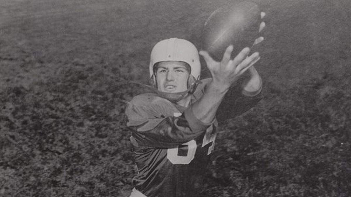 As a little boy growing up in Lexington, future NBC sportscaster Tom Hammond so idolized Kentucky Wildcats end Howard Schnellenberger that he adopted the UK stars jersey number, 84, as his own as a high school player at Lafayette.