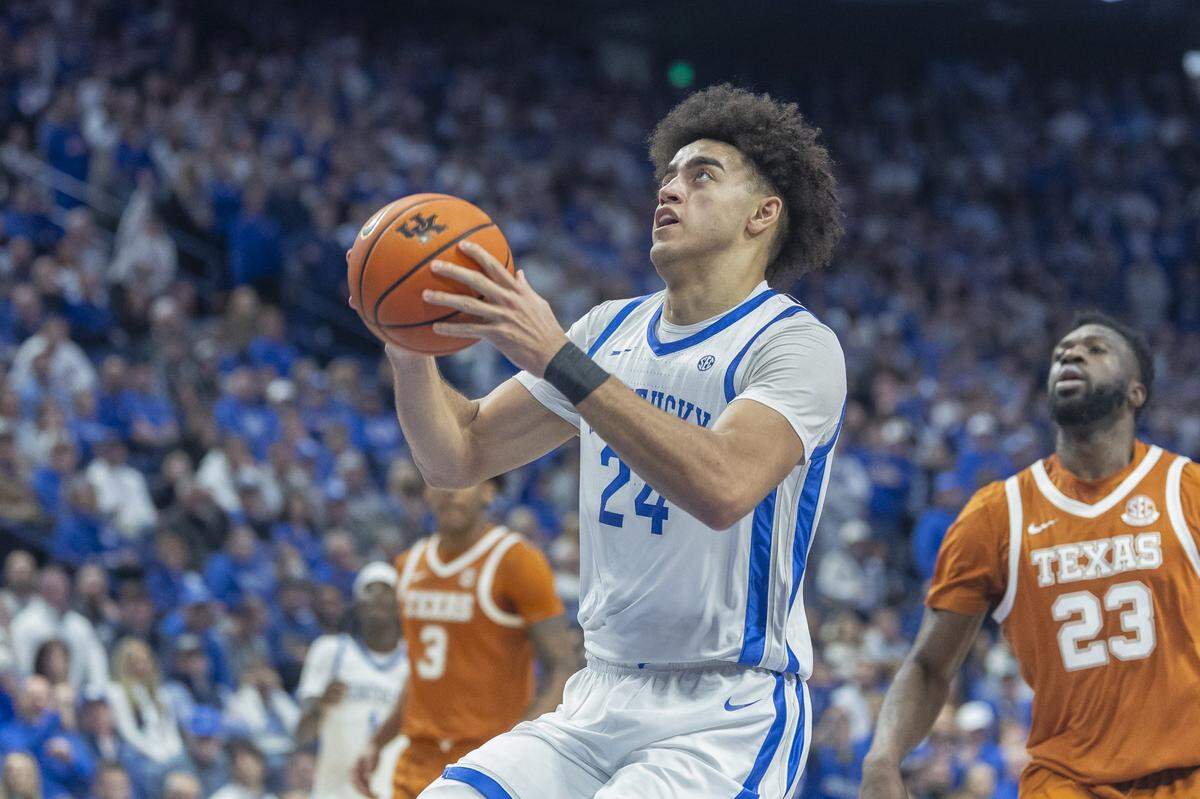 Kentucky freshman center Malachi Moreno (24) had eight points, four rebounds, six assists and five blocked shots in UK’s 85-80 win over Texas at Rupp Arena.