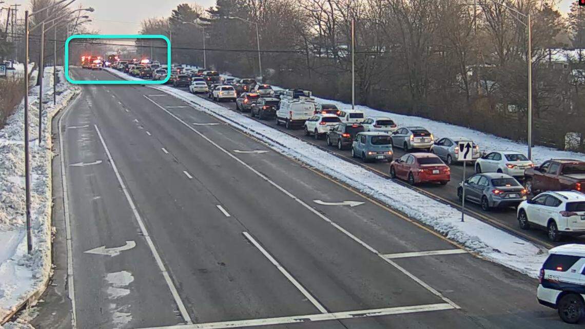 At least 1 driver seriously injured in crash on Man o’ War Boulevard in Lexington