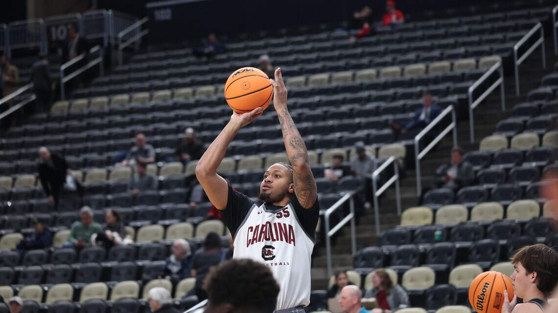 He’s a former college star in Kentucky. Now, he’s leading an SEC school in NCAA tourney.