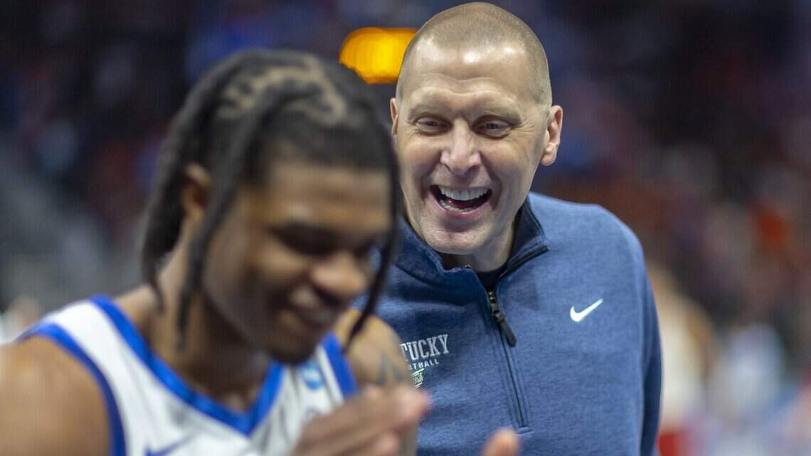 Watch the moment Mark Pope, UK men’s basketball lock in Sweet 16 appearance