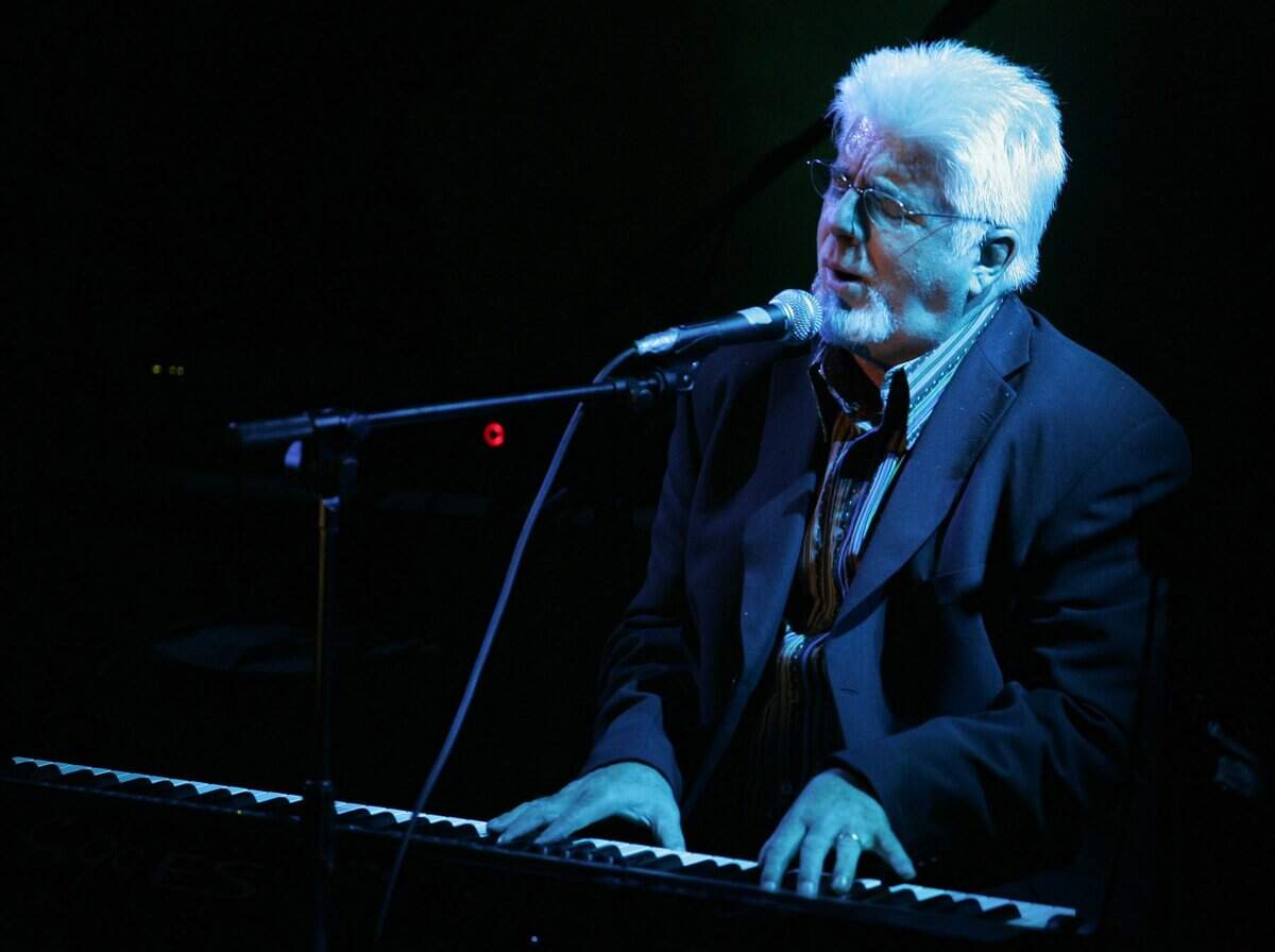 Michael McDonald performs on stage at the Barnstable Brown Party in  Louisville on Friday, May 5, 2006.