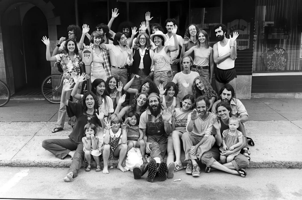 A group of Alalfa employees took a group shot at the restaurant’s location on South Limeston in the 1980s.