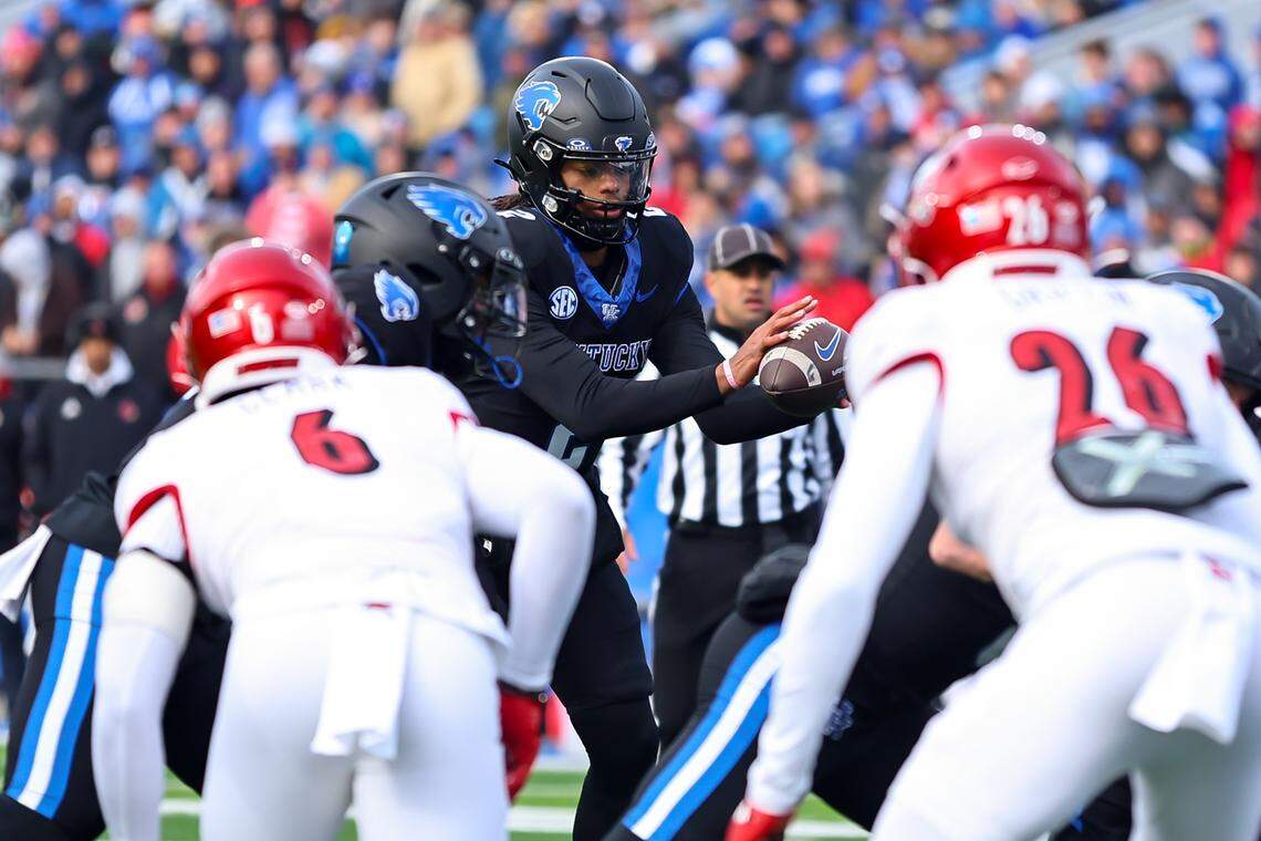 Kentucky quarterback Gavin Wimsatt entered Saturday’s game against Louisville after starter Cutter Boley was injured.