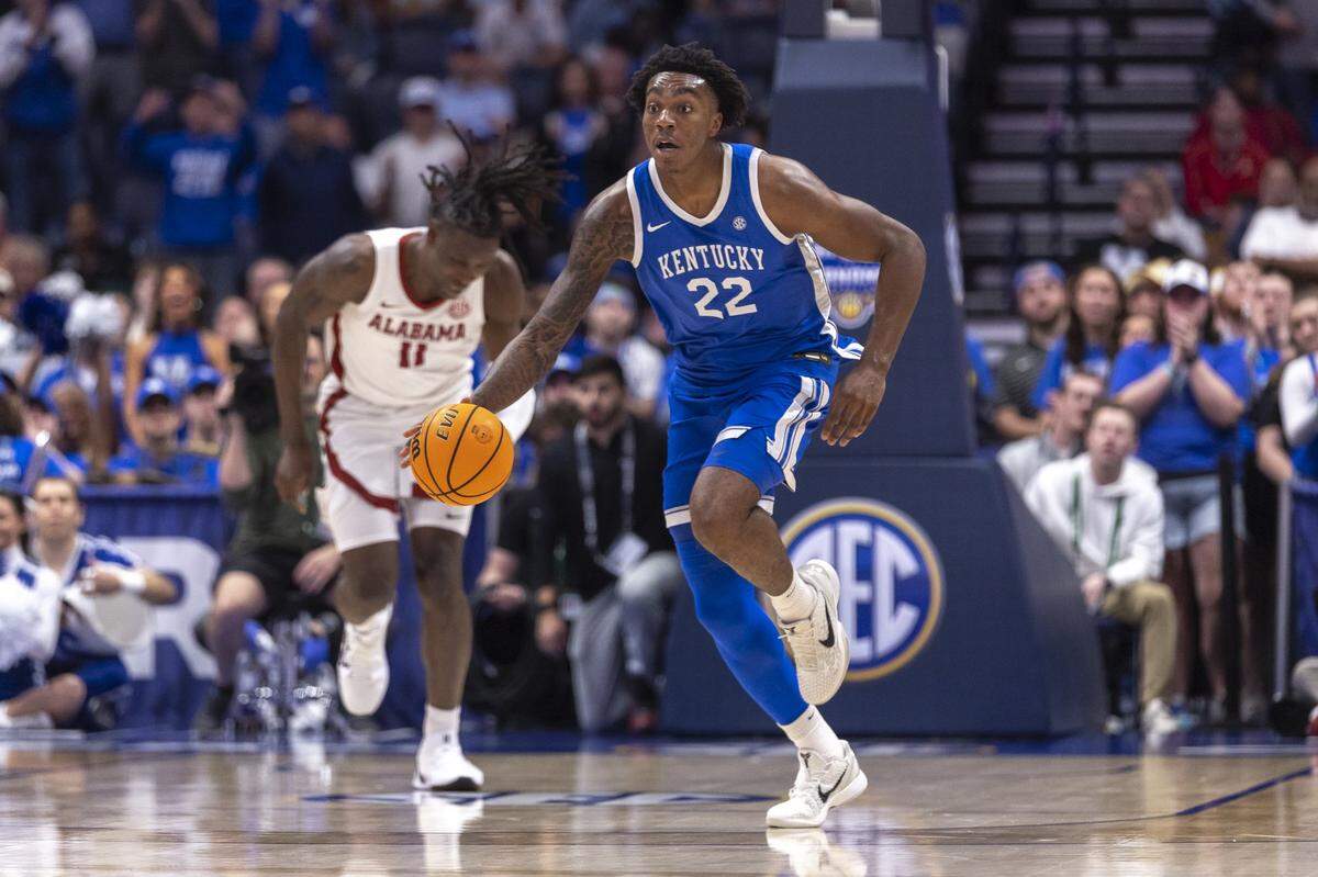 Amari Williams (22) finished Friday night’s loss with 16 points, seven rebounds and four assists for Kentucky.