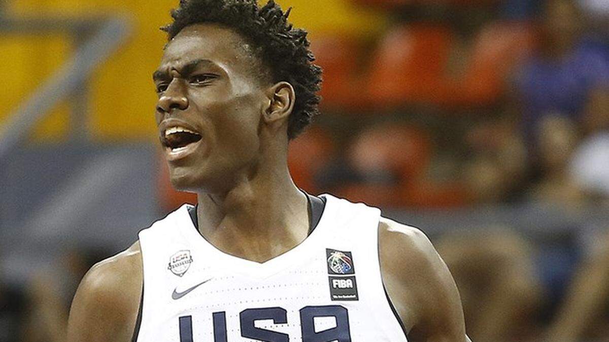 Jalen Duren announced his commitment to Memphis on Friday night.