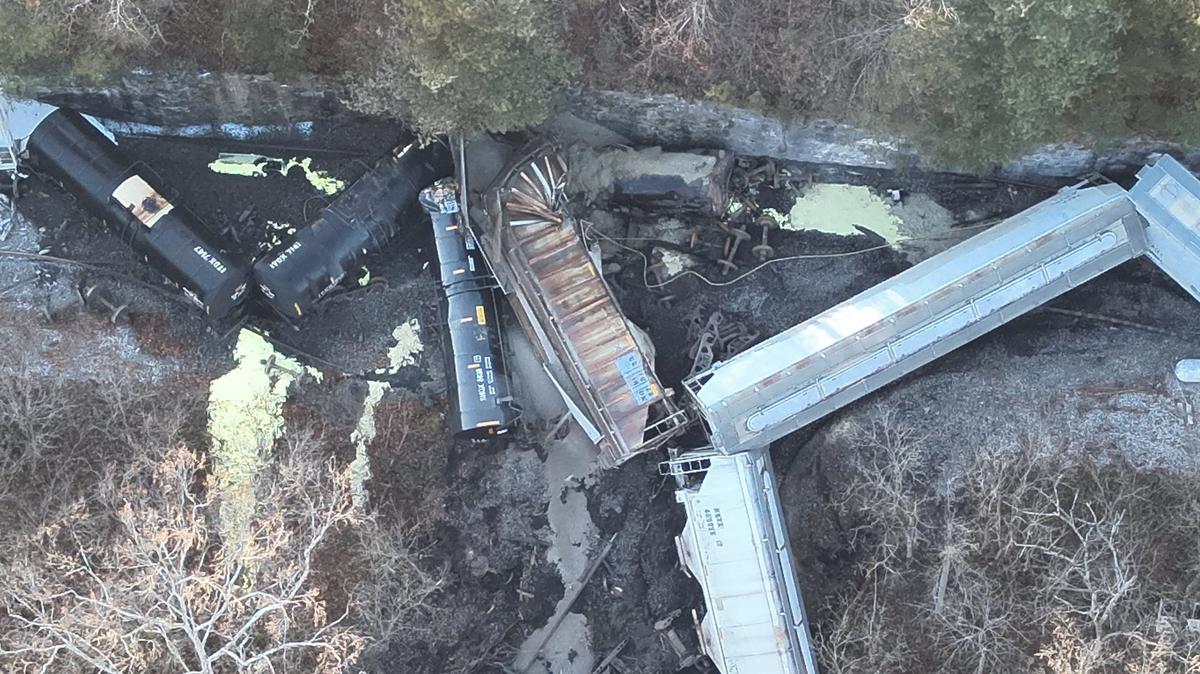 An aerial photograph shows a train derailment in Rockcastle County.