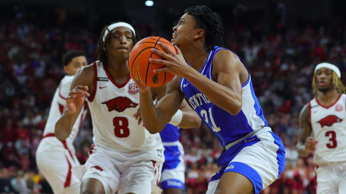 SEC college basketball final: Kentucky 63, Arkansas 57