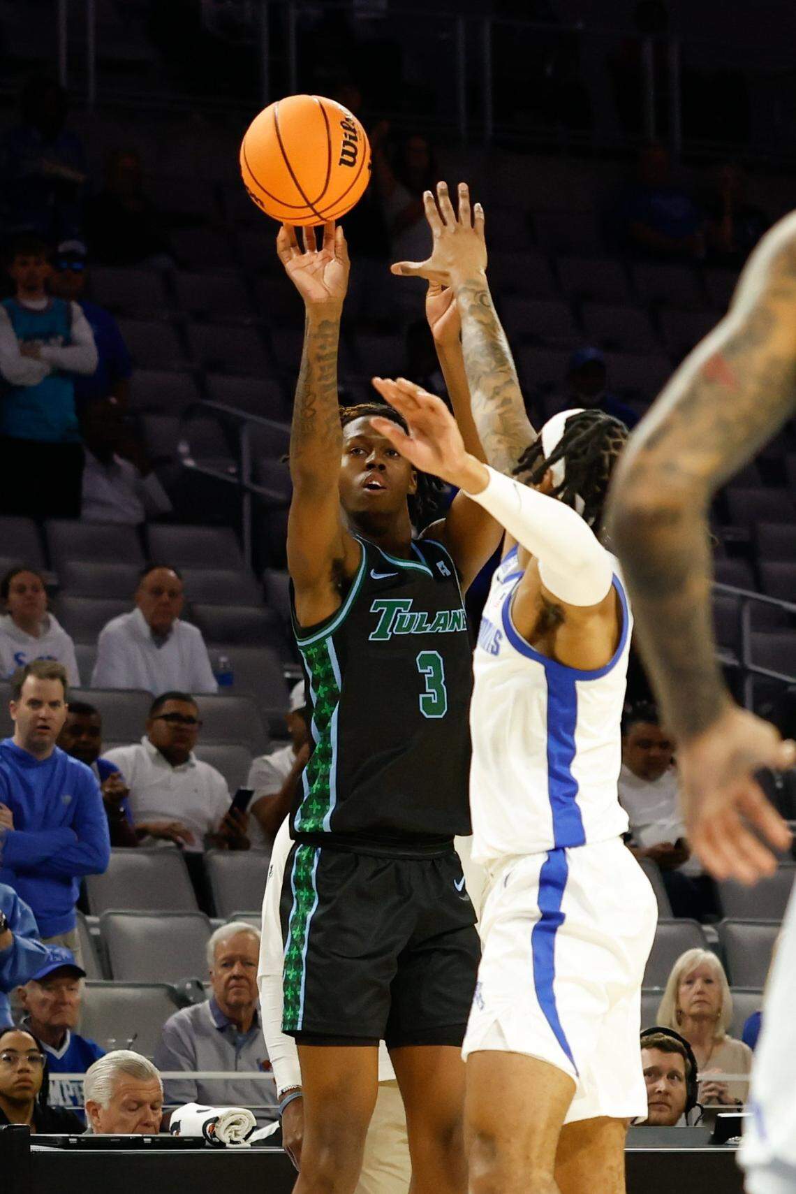 Kam Williams (3) shot 48.5% from the field and 41.2% on 3-pointers in his first college season, making Williams one of the top shooters available in the transfer portal.