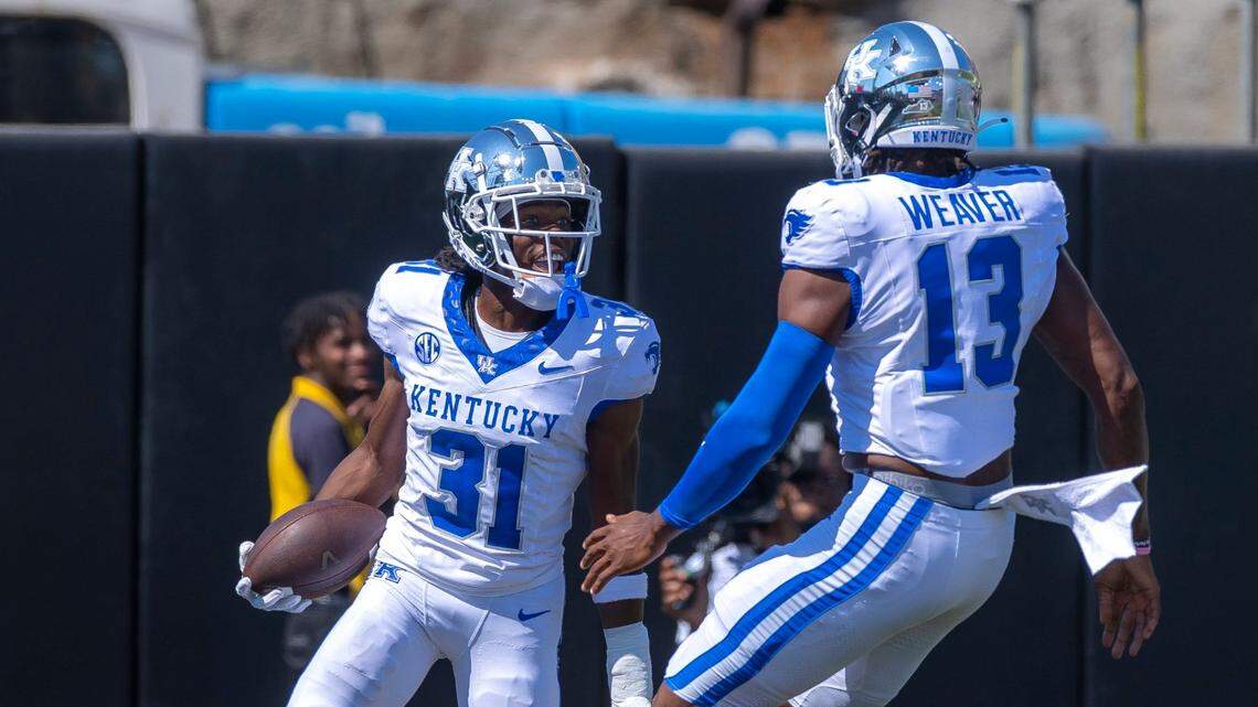 Multiple defensive TDs help Kentucky open SEC play with a win against Vanderbilt