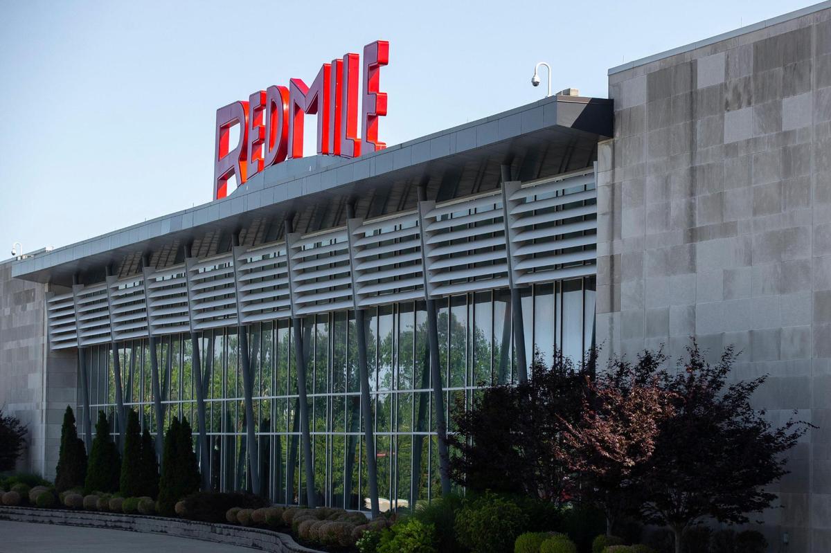 In a partnership with the Red Mile, Keeneland opened a gaming hall at the harness racing track in 2015. It is now home to 900 historical horse racing machines. Red Mile’s in-person sportsbook hopes to open this fall.
