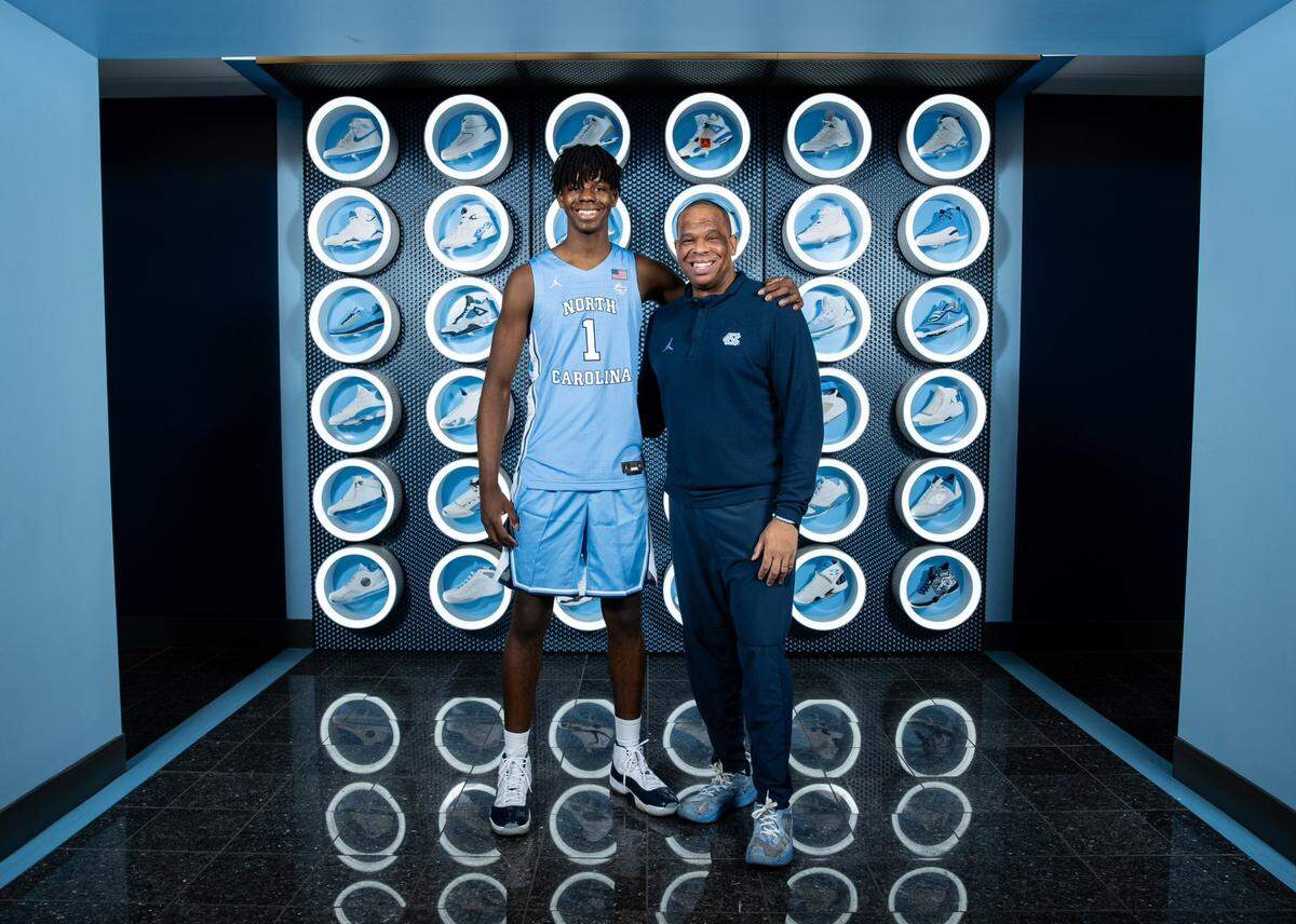 After an intense recruiting battle between Kentucky and North Carolina, Caleb Wilson cast his lot with UNC and coach Hubert Davis.