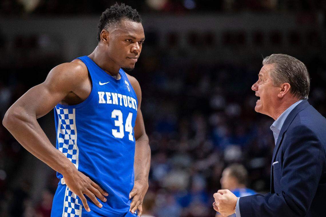 Oscar Tshiebwe announced Wednesday he would remain in the June 22 NBA Draft and not return to Kentucky for one more season.
