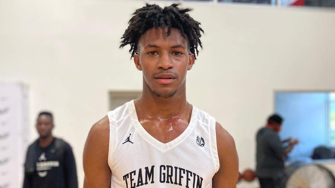 Daimion Collins is one of the best frontcourt prospects in the basketball recruiting class of 2021.