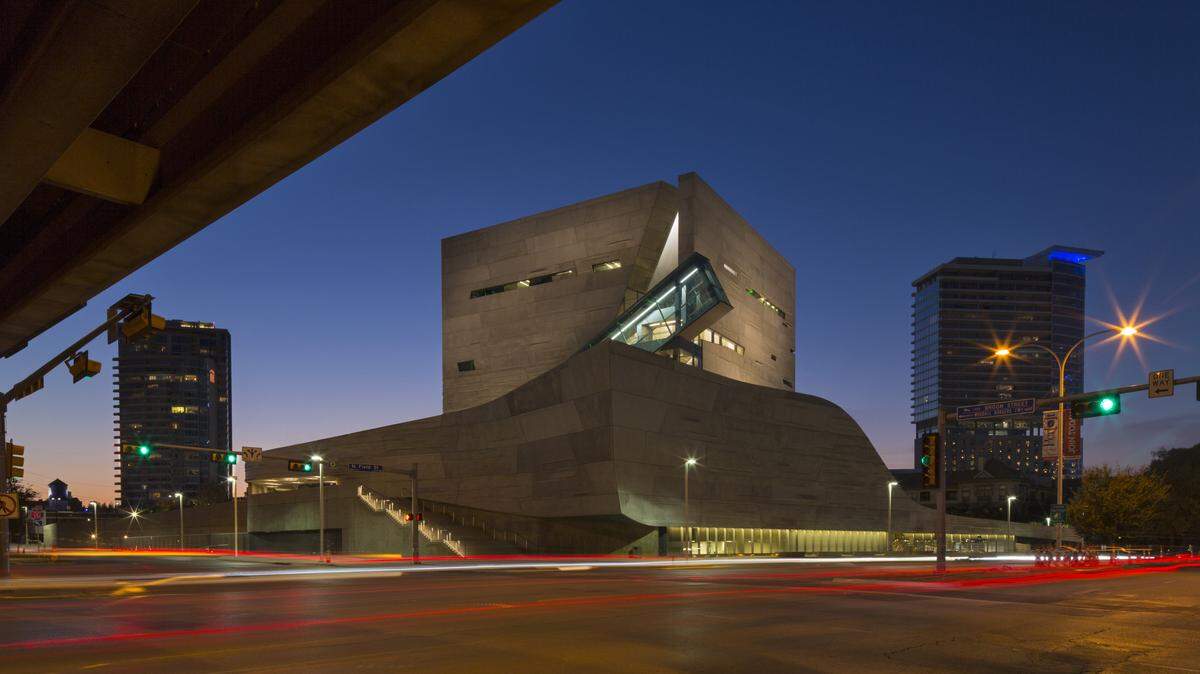 Exterior of the Perot Museum of Nature & Science, designed by 2005 Pritzker Architecture Prize Laureate Thom Mayne. Photo by Mark Knight.
