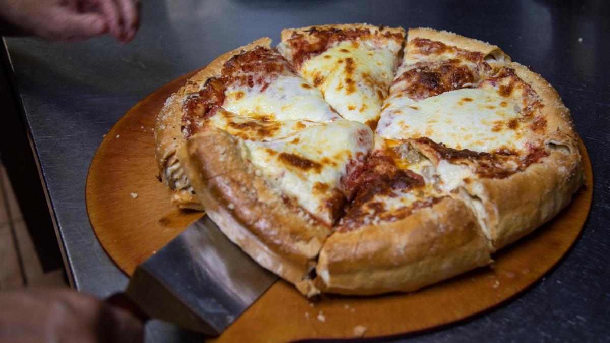 Stellian's Pizzeria: 8 pound deep dish, stuffed crust pizza