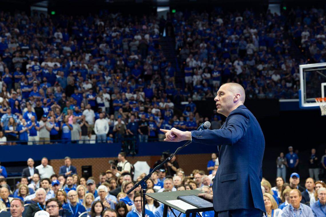 Mark Pope landed his first recruiting commitment on Tuesday morning as he starts building his first Kentucky men’s basketball roster.