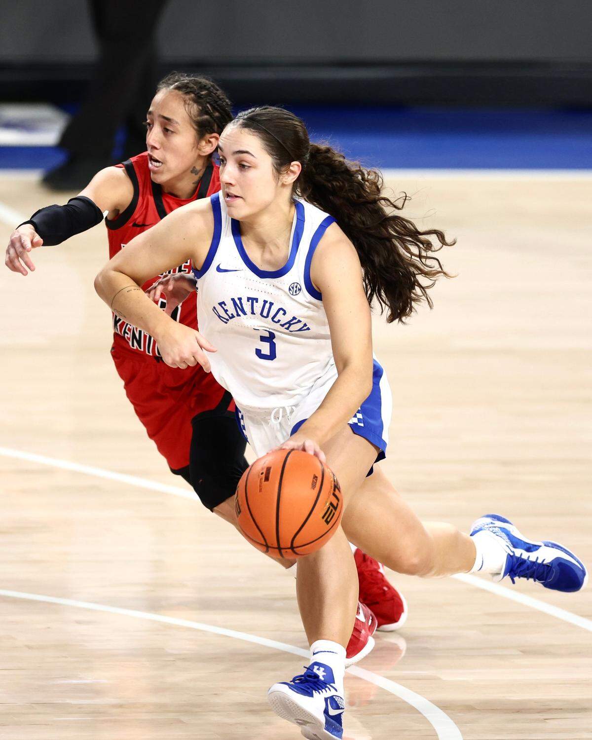 Point guard Georgia Amoore contributed 21 points and nine assists to Saturday’s win over the Hilltoppers. Kentucky won all eight of its nonconference home games this season and is 11-1 overall entering Southeastern Conference play this week.