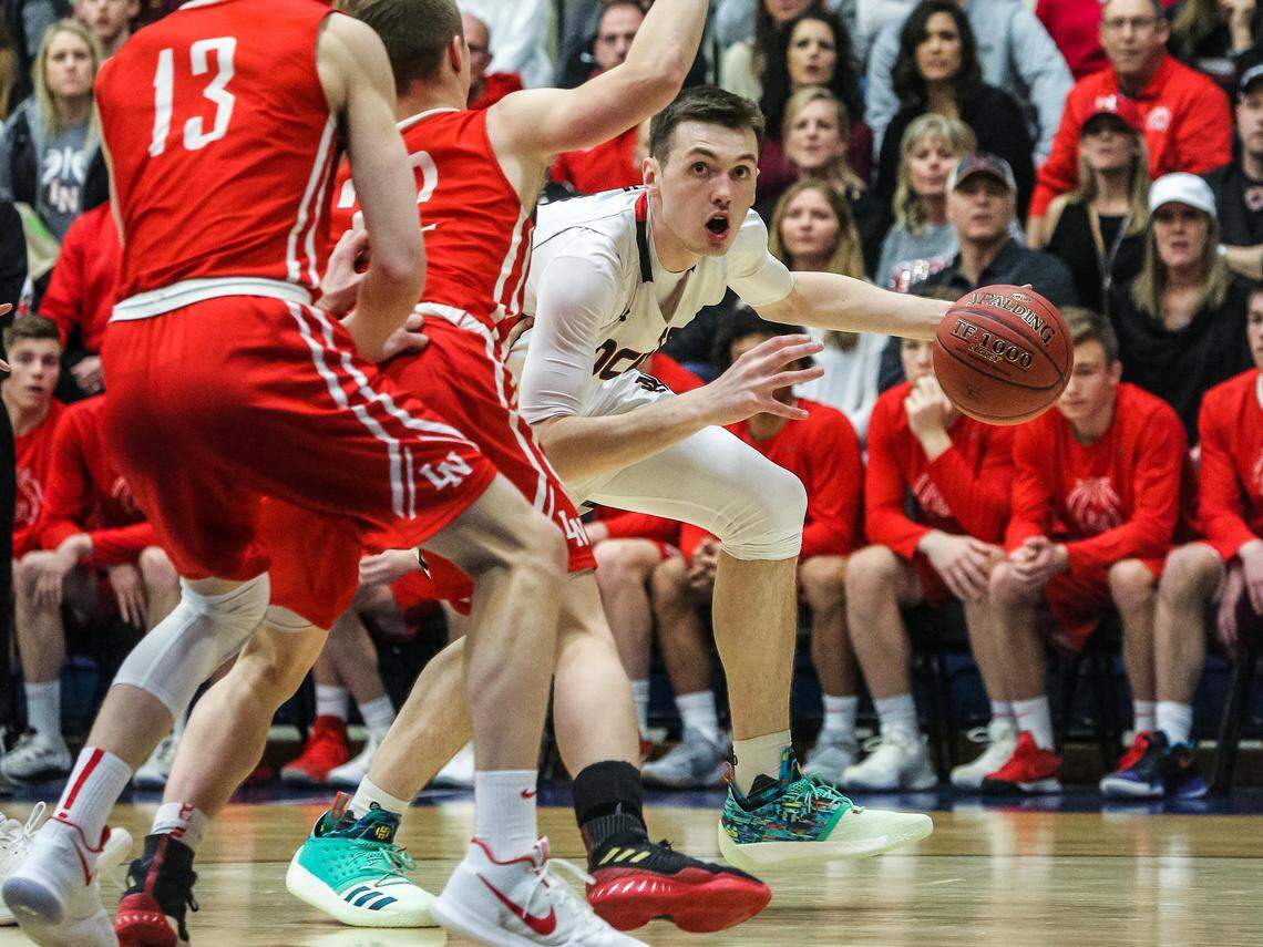 Matthew Hurt (1) said he models his game after Golden State Warriors star Kevin Durant. He averaged 33.9 points, 15.0 rebounds, 3.9 blocks and 3.6 assists per game as a junior for his high school team in Rochester, Minn., this past season.