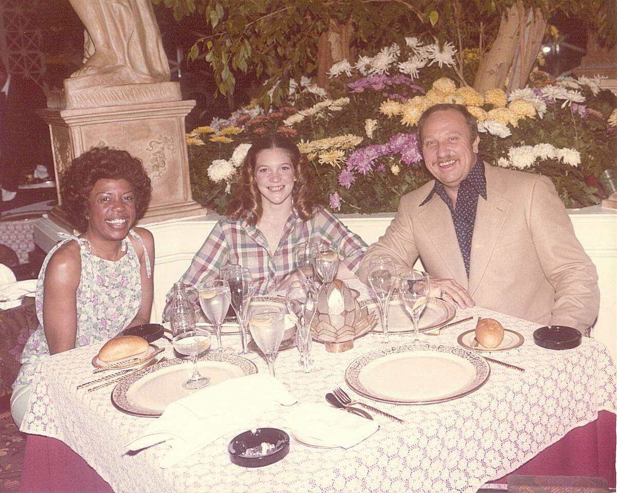 Erin Chandler, center, was photographed with her father, Dan Chandler, and Trish Turner, a backup singer for Andy Williams, at Caesar’s Palace in 1977.
