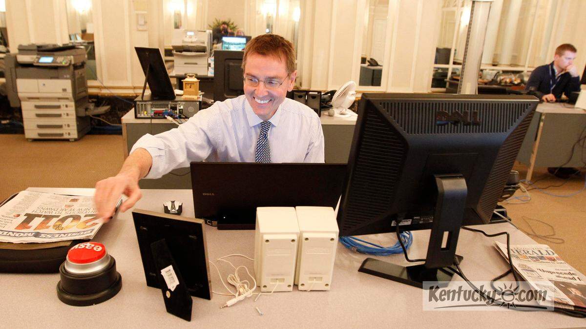 Mayor Jim Gray hit the  Easy Button  as he sat as desk in between meetings during his first full day as mayor at the Lexington Fayette Urban County Government Center in Lexington, Ky., on Monday Jan. 3, 2011.   Photo by Pablo Alcala oe Staff