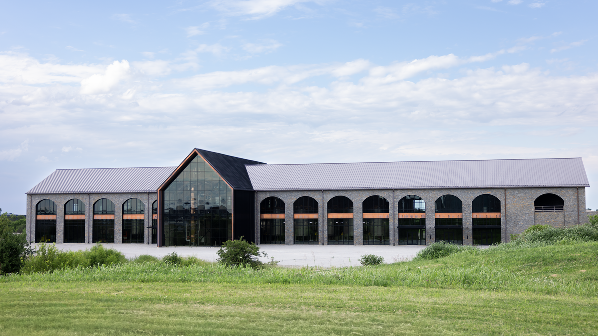 The new Willett Distillery in Springfield, Ky., has opened, officially filing its first barrel on June 18.