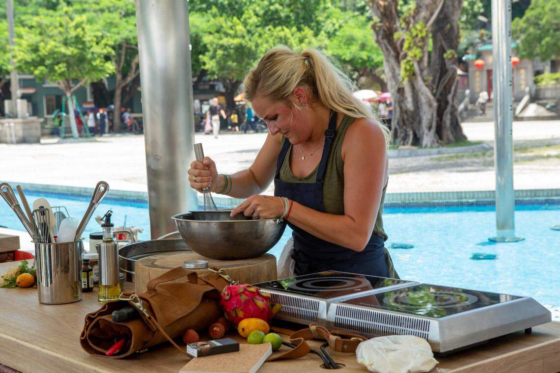 Chef Kelsey Barnard Clark gives the durian a whirl in the last Quickfire challenge of the season.