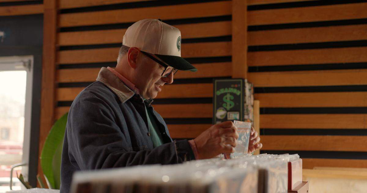 Good reception records held a pop-up shop at Burl Brew on March 19. The new Lexington record store is opening on Southland Drve with Jawn Coffee.