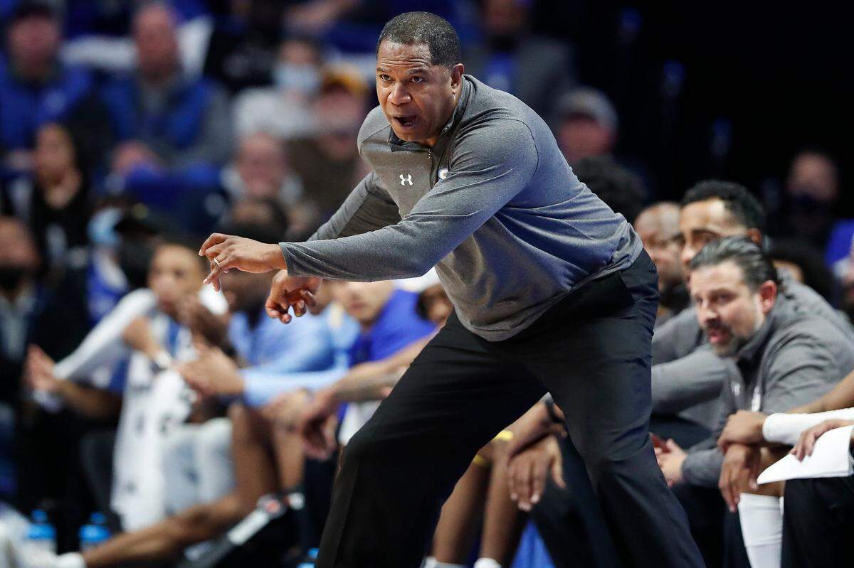 Former Kentucky point guard Sean Woods has coached Southern to a 3-0 start in the Southwestern Athletic Conference.