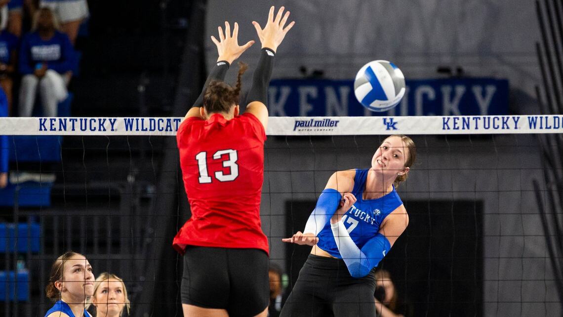 No. 4 Louisville volleyball tops No. 11 Kentucky in Lexington ...