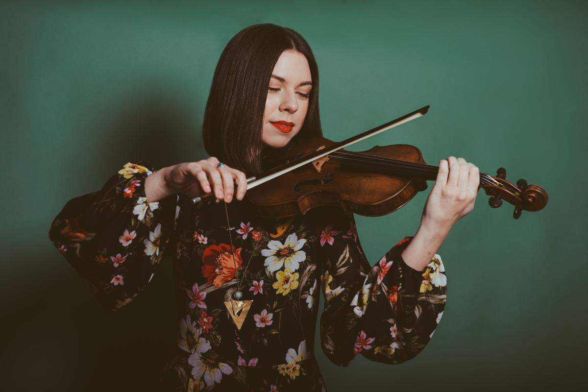 Tessa Lark will perform with the Louisville Orchestra in Eastern Kentucky.
