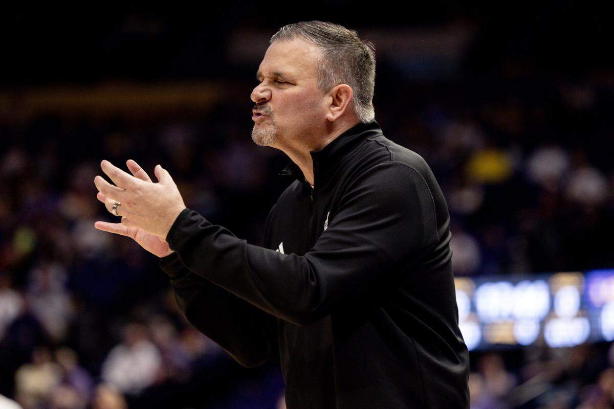 Mississippi State head coach Chris Jans has the 11th-rated defense in the nation.