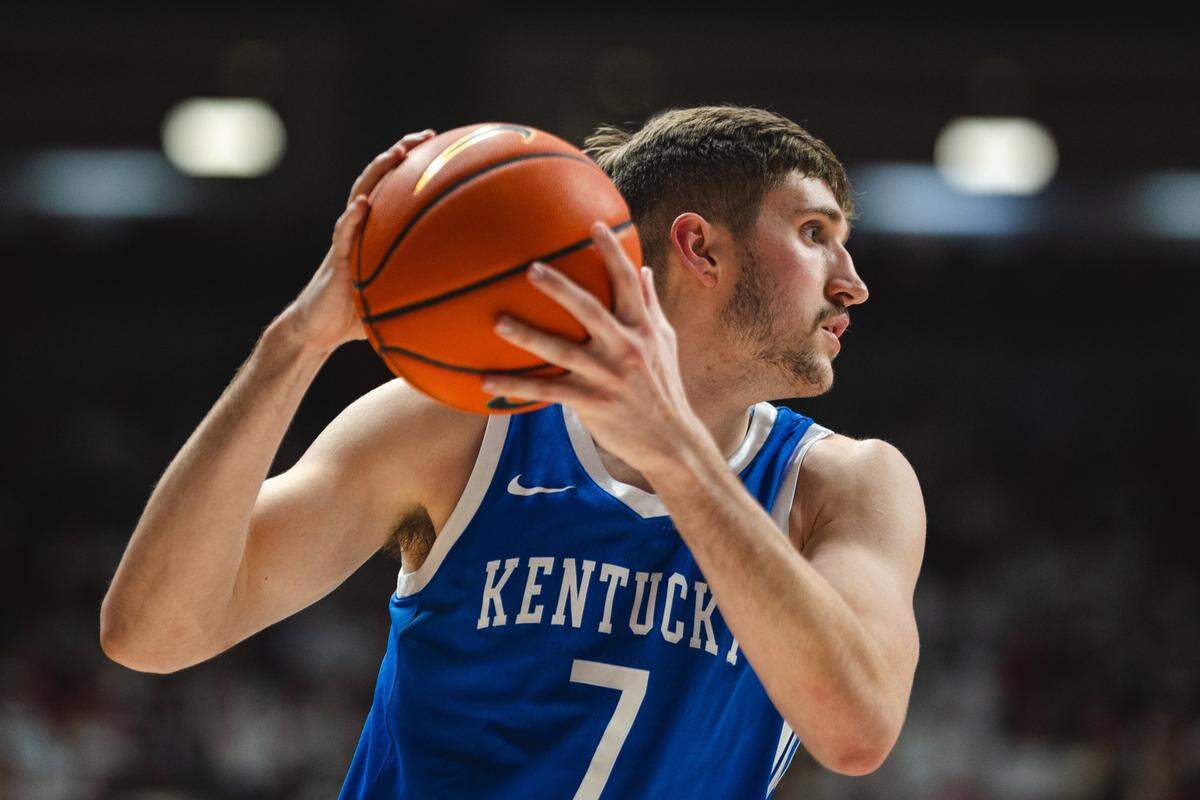 Kentucky forward Andrew Carr had 17 points, six rebounds, two assists and two steals in 29 minutes in UK’s 96-83 loss at Alabama on Saturday. Carr and the Wildcats play at Oklahoma on Wednesday.