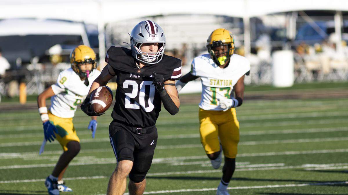 Pulaski County wideout Winston Ford breaks away for a big gain in the second half against Bryan Station during the Maroons’ 49-27 Rebel Bowl win at Boyle County High School in Danville on Saturday.