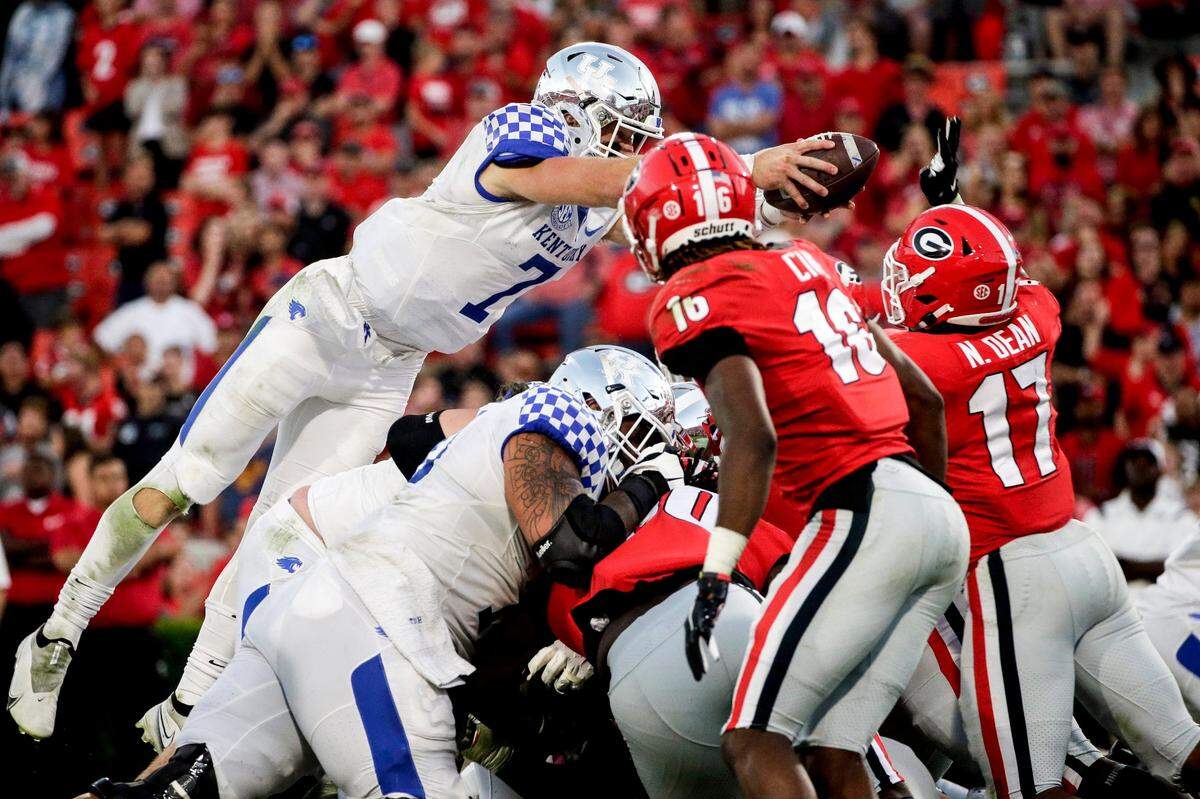 Kentucky has lost 13 consecutive games to Georgia, but has held the Bulldogs to 21 points or less in three out of the last four seasons.