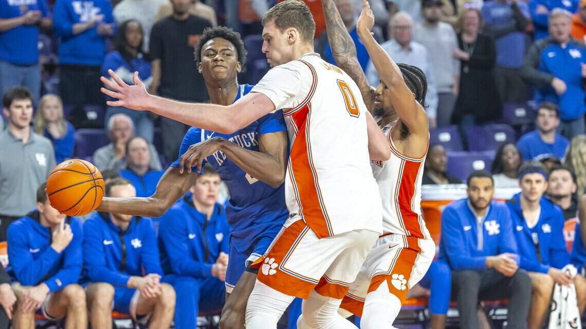 Kentucky basketball’s loss at Clemson was a needed early-season reality check