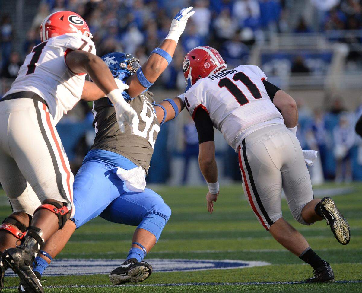 Kentucky senior defensive tackle Phil Hoskins had 26 tackles, three tackles for loss and an interception during the 2020 regular season.
