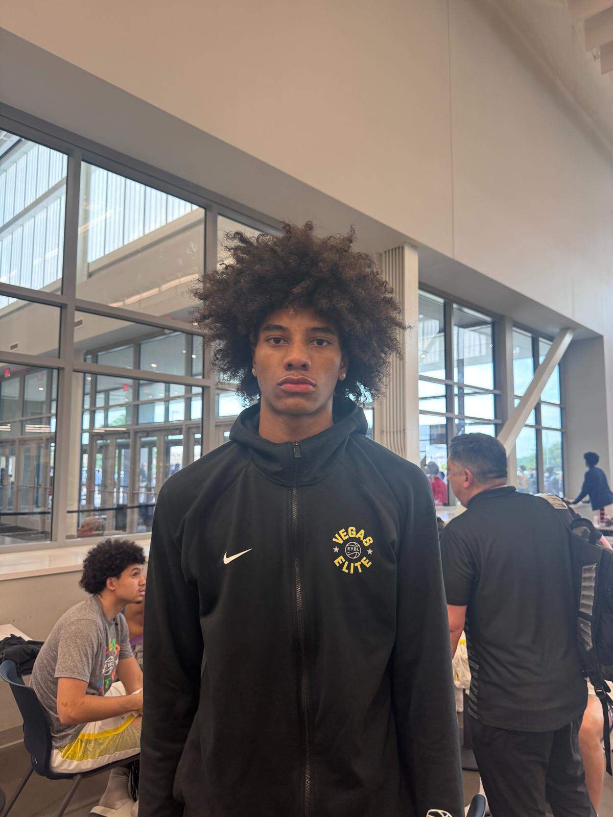 Class of 2027 college basketball recruit Demarcus Henry earned a Kentucky scholarship offer Friday night.