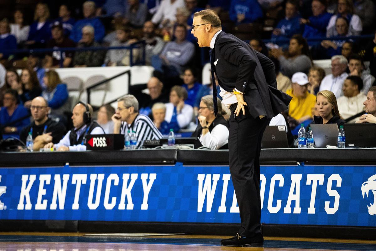 Coach Matthew Mitchell’s Wildcats improved to 15-2 overall and 4-1 in the SEC with Thursday night’s win.